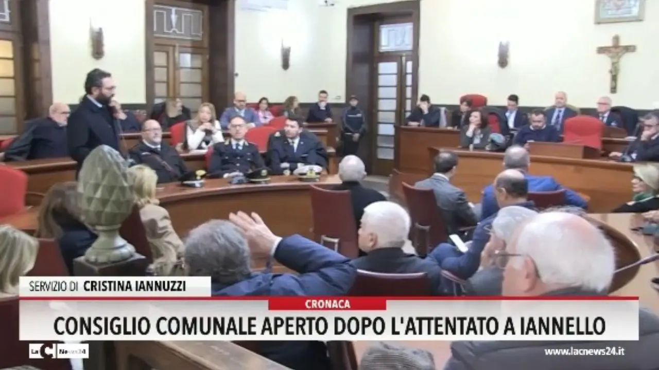 Consiglio comunale aperto dopo l'attentato a Ianello