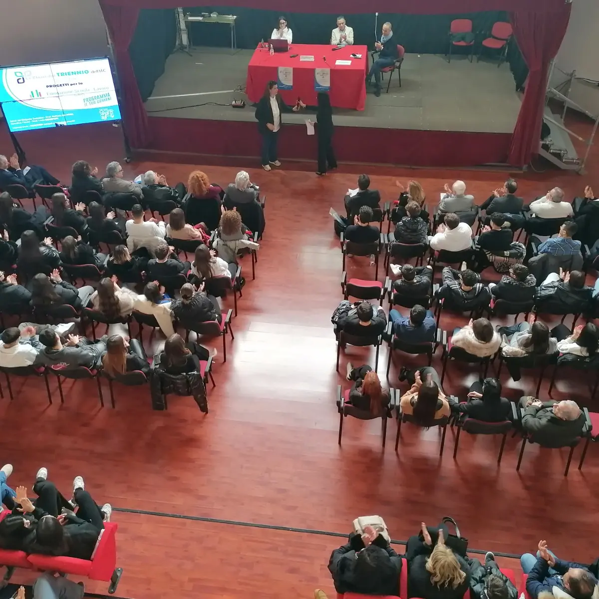 Castrovillari, l’Istituto “Fermi Pitagora Calvosa” presenta i nuovi percorsi PCTO: nasce la Casa Editrice simulata\n