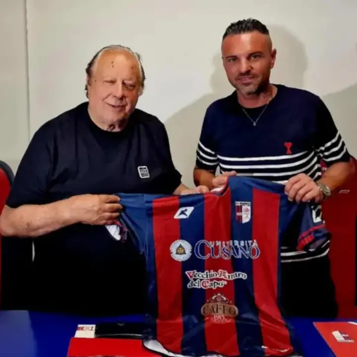 Vibonese, titolo consegnato al Comune. Caffo: «Io di nuovo presidente? No, altrimenti non me ne sarei mai andato»\n