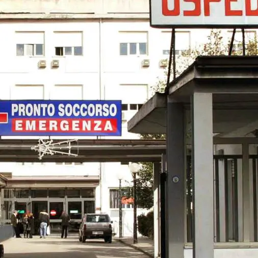 Bimba di 2 anni muore in ospedale a Vibo soffocata da wurstel, Procura valuta apertura inchiesta\n
