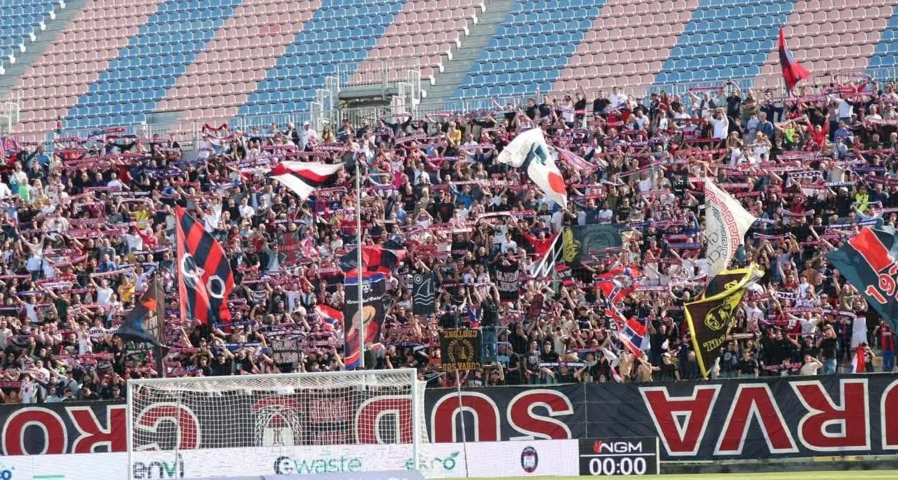 Crotone, la Curva Sud si ferma ad oltranza:\u00A0«Dalla prossima partita resteremo fuori dal settore»\n