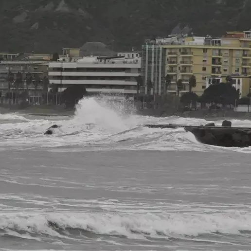 Allerta in Calabria, a Crotone\u00A0scatta l'ordine di evacuazione per le zone costiere a nord della città\n