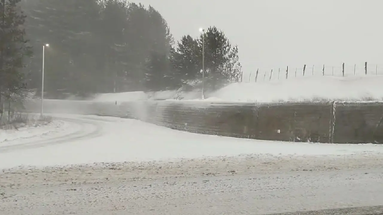 Neve e vento forte in Sila, mezzi Anas al lavoro sulla Statale 107