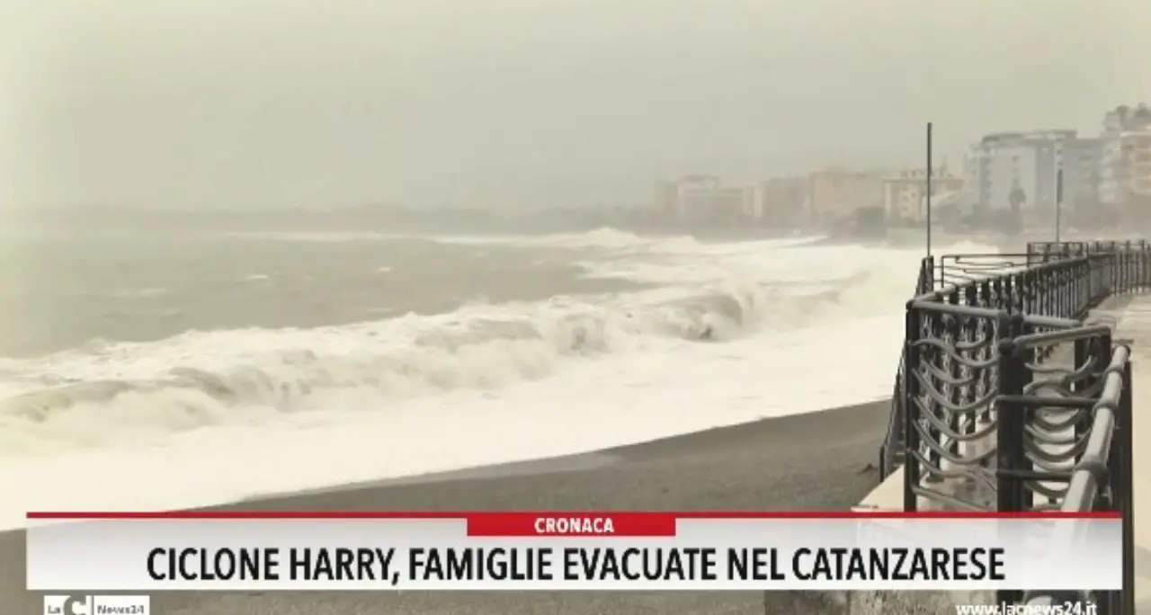 Ciclone Harry, famiglie evacuate nel catanzarese