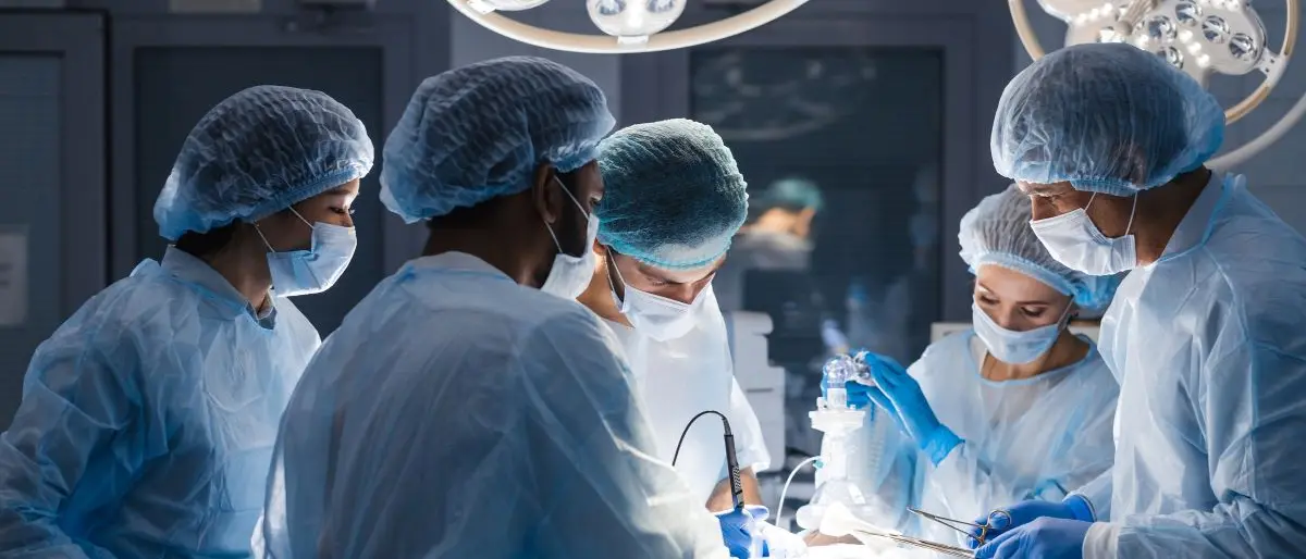 Padre dona due organi alla figlia di 7 anni, è il primo trapianto combinato da vivente in Italia\n