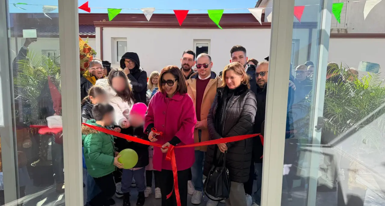 Isola Capo Rizzuto, inaugurato il Polo d’infanzia finanziato con 1,4\u00A0milioni del Pnrr e che ospiterà 50 bambini\n