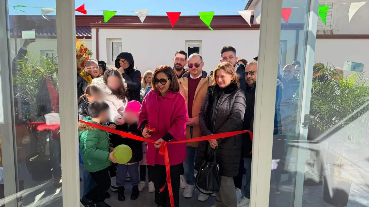 Isola Capo Rizzuto, inaugurato il Polo d’infanzia finanziato con 1,4\u00A0milioni del Pnrr e che ospiterà 50 bambini\n