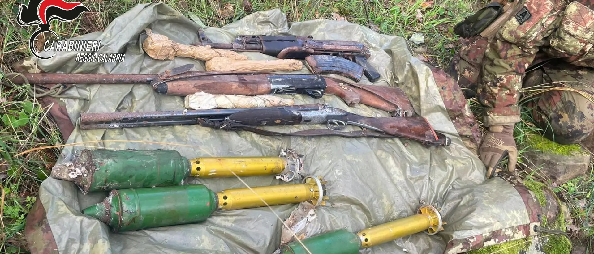 Scoperto arsenale in Aspromonte: armi da guerra e razzi anticarro sequestrati dai carabinieri\n
