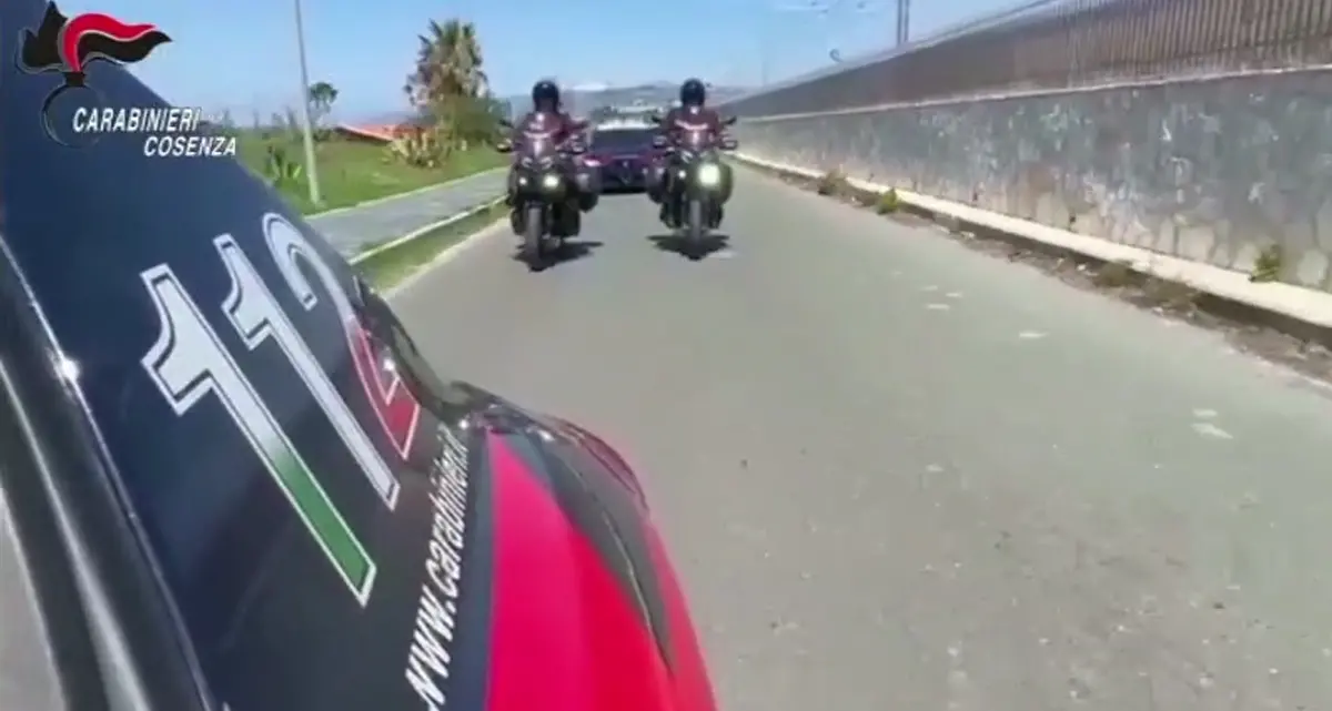 Arresti a Cetraro: sette indagati per favoreggiamento della latitanza di Luca Occhiuzzi\u00A0| NOMI E VIDEO\n