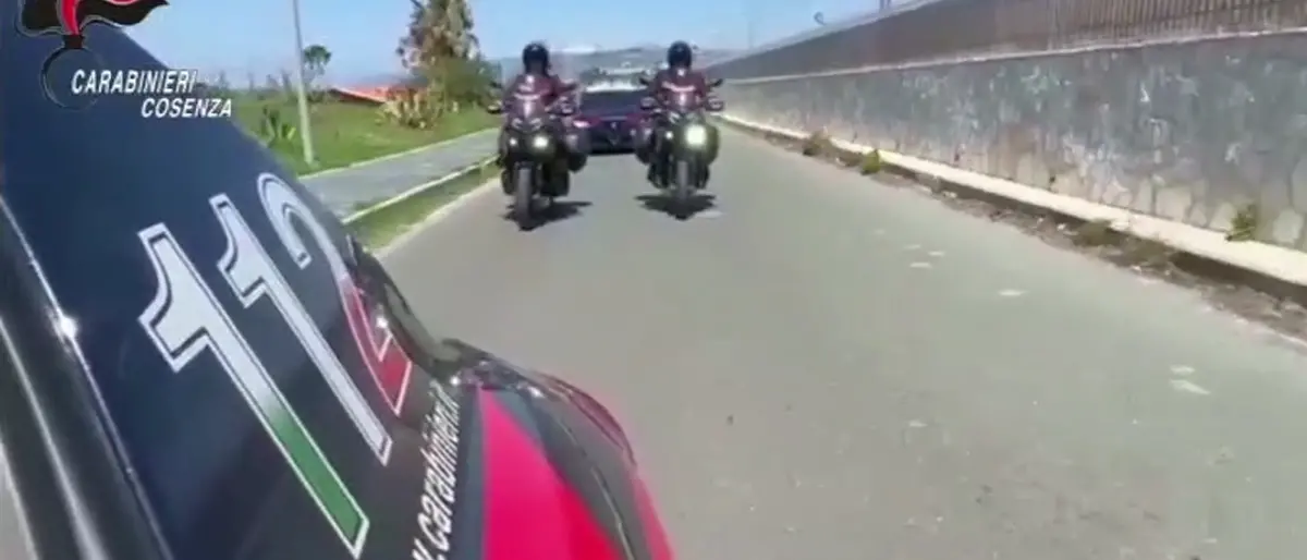 Arresti a Cetraro: sette indagati per favoreggiamento della latitanza di Luca Occhiuzzi\u00A0| NOMI E VIDEO\n