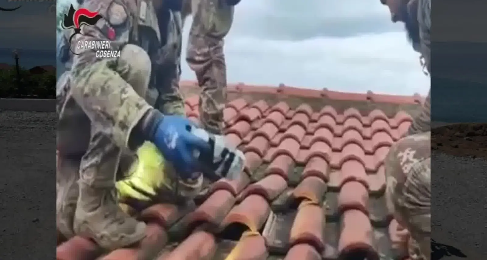 Anche due “fidanzate” nella rete del latitante Occhiuzzi a Cetraro: arresti (e 7 indagati) per favoreggiamento