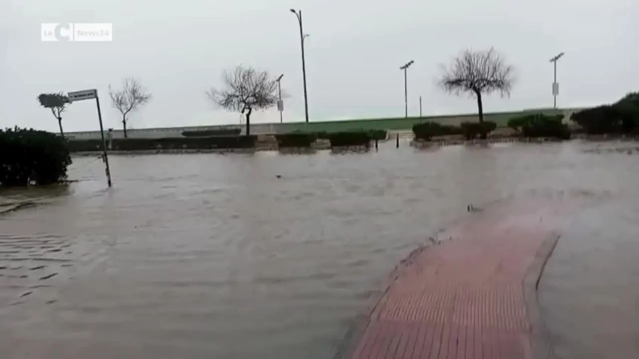 Il lungomare di Catanzaro Lido dopo la mareggiata di questa notte