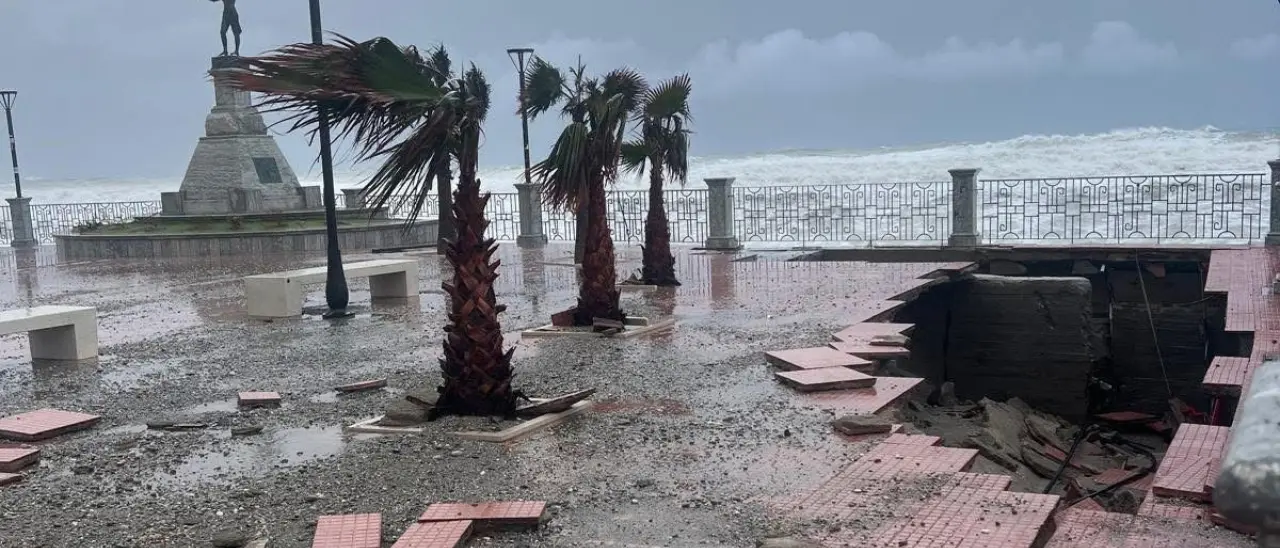 Il ciclone Harry non dà tregua alla Calabria, danni e disagi sulla Jonica: miglioramenti solo dal pomeriggio\n