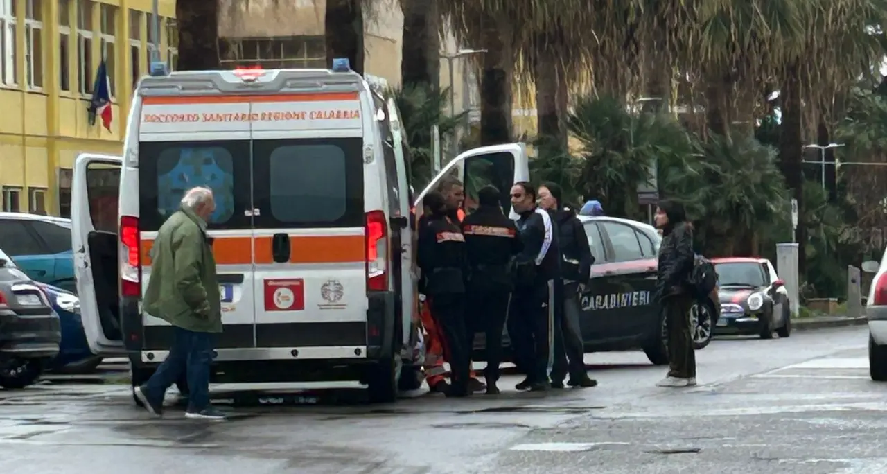 Vibo Marina, aggressione in strada dopo un banale diverbio: fermato un rumeno, vittima in ospedale\n