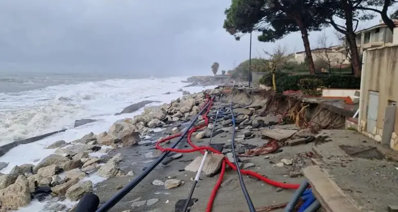 Ciclone Harry, a Melito e Bova Marina è un disastro: «Centinaia di metri di lungomare divorati dalle onde»