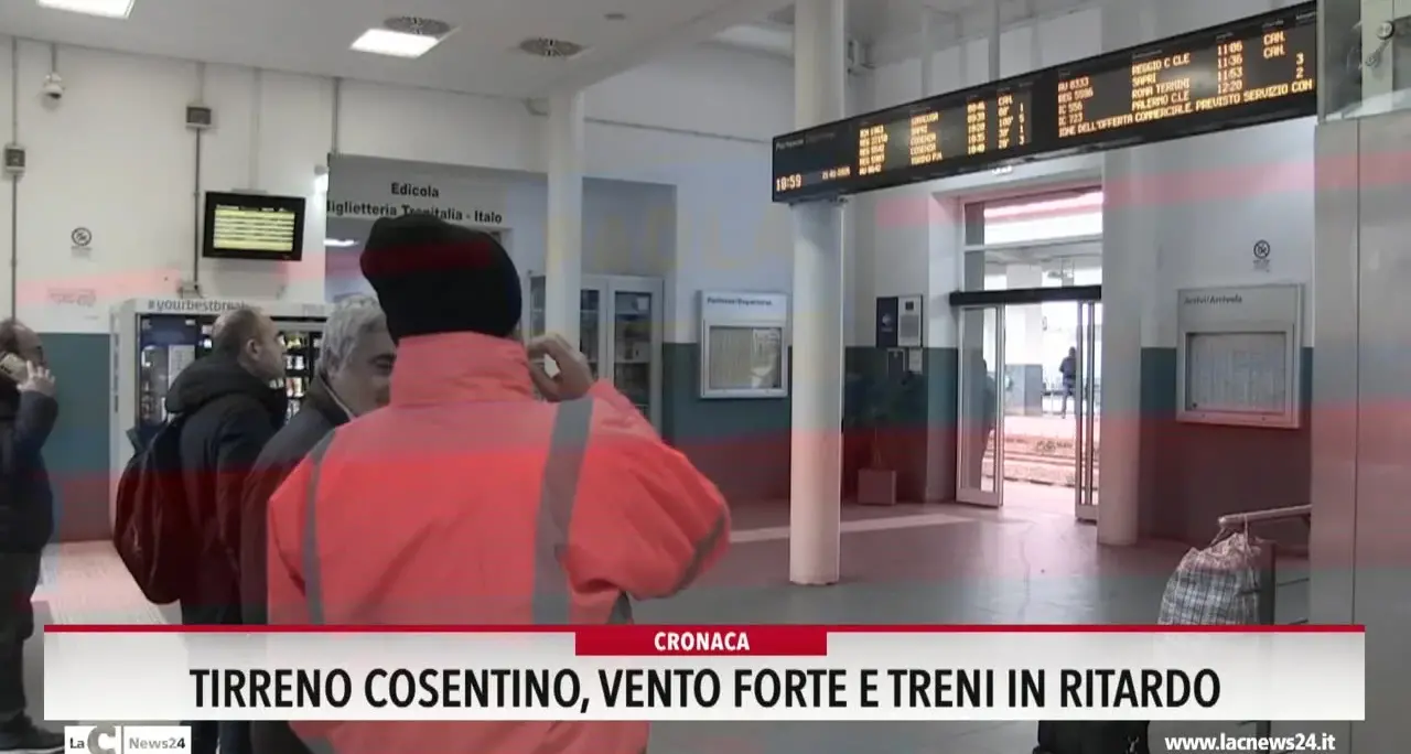 Tirreno cosentino, vento forte e treni in ritardo