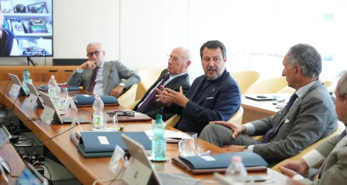 Ponte sullo Stretto, Salvini: «Lavoriamo alle richieste della Corte dei conti, l’obiettivo è l’inizio dei lavori»\n