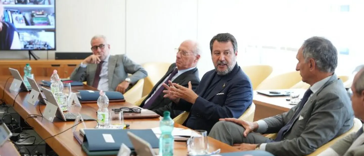 Ponte sullo Stretto, Salvini: «Lavoriamo alle richieste della Corte dei conti, l’obiettivo è l’inizio dei lavori»\n