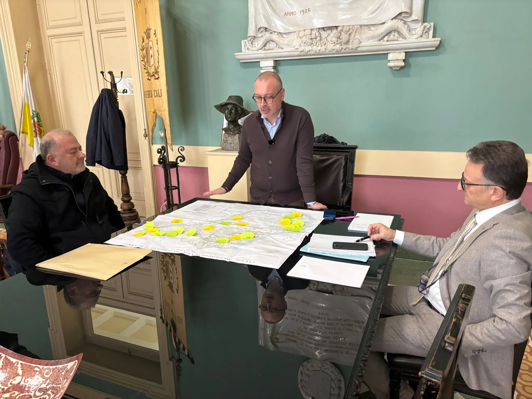 Danni del maltempo, prima ricognizione a Palazzo Alvaro: Versace «Fare squadra per dare risposte rapide»\n