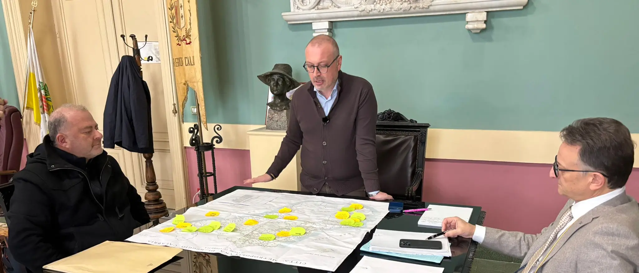 Danni del maltempo, prima ricognizione a Palazzo Alvaro: Versace «Fare squadra per dare risposte rapide»\n