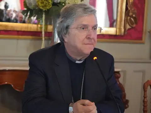 «Chi tace è complice della ’ndrangheta»: la lezione di monsignor Savino ai giovani per organizzare la speranza