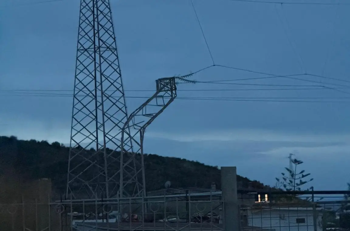 Buonvicino, il ciclone Harry piega\u00A0traliccio in contrada Lago: cittadini senza corrente