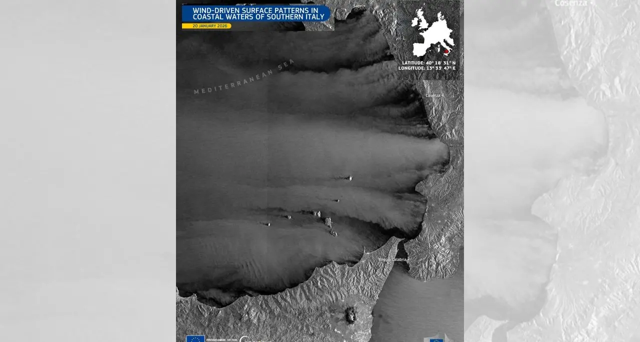 Il graffio della tempesta Harry visto dallo spazio: i satelliti raccontano la furia del vento sulla Calabria\n