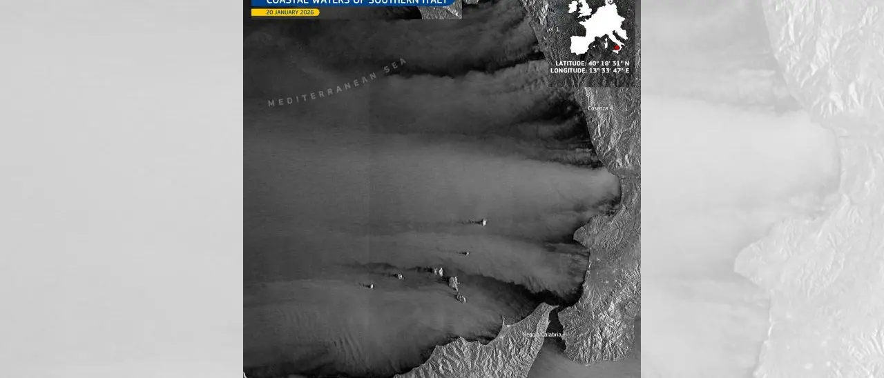 Il graffio della tempesta Harry visto dallo spazio: i satelliti raccontano la furia del vento sulla Calabria\n