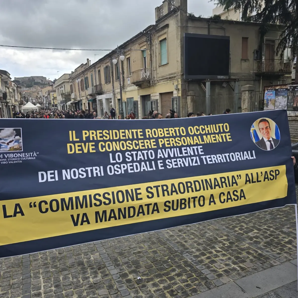 Sanità in crisi, Vibo scende in strada in silenzio per difendere il diritto alla salute