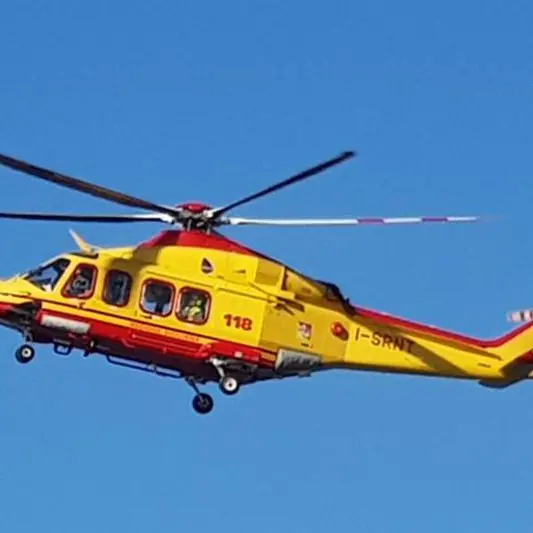 Incidente in autostrada all'altezza di Tarsia, grave una donna: interviene l'elisoccorso