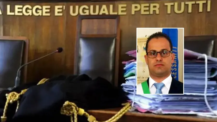 <p>Nel riquadro l'ex sindaco Francesco Mazzeo</p>\\n