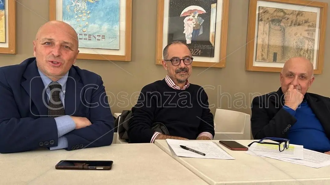Comune di Cosenza, confermato il rientro di Graziadio, Tinto e Trecroci nel gruppo del PD\n