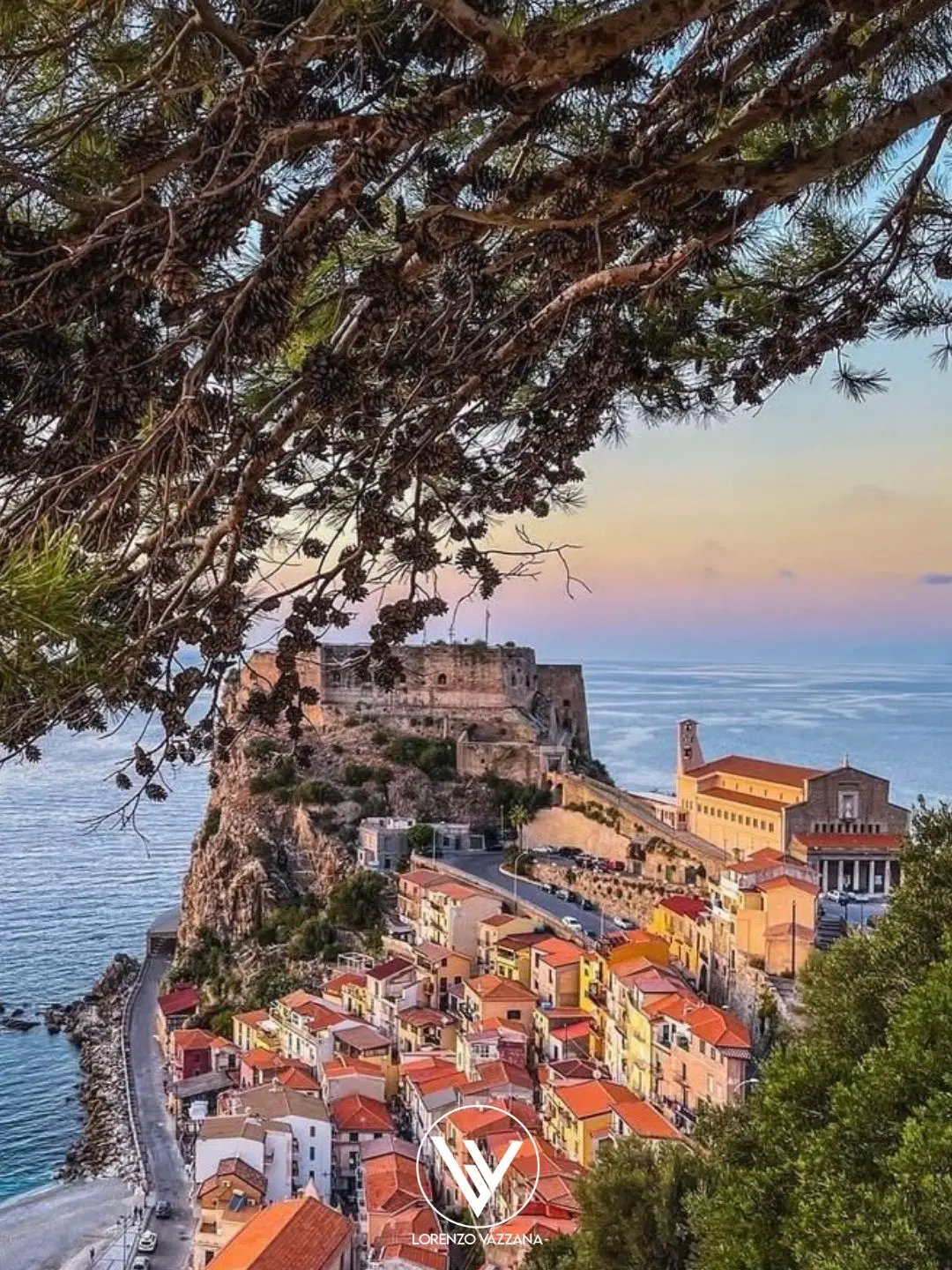 Scilla, incanto sospeso tra cielo e mare\n