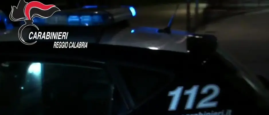 Latitante della Locride\u00A0arrestato a Crotone con una finta consegna postale: deve scontare 10 anni per violenza sessuale\n