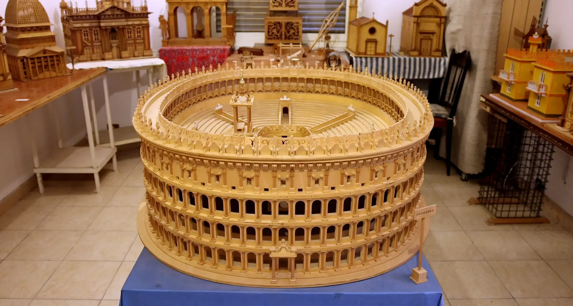 Rocco Crudo e la sua galleria d'arte a LaC Storie