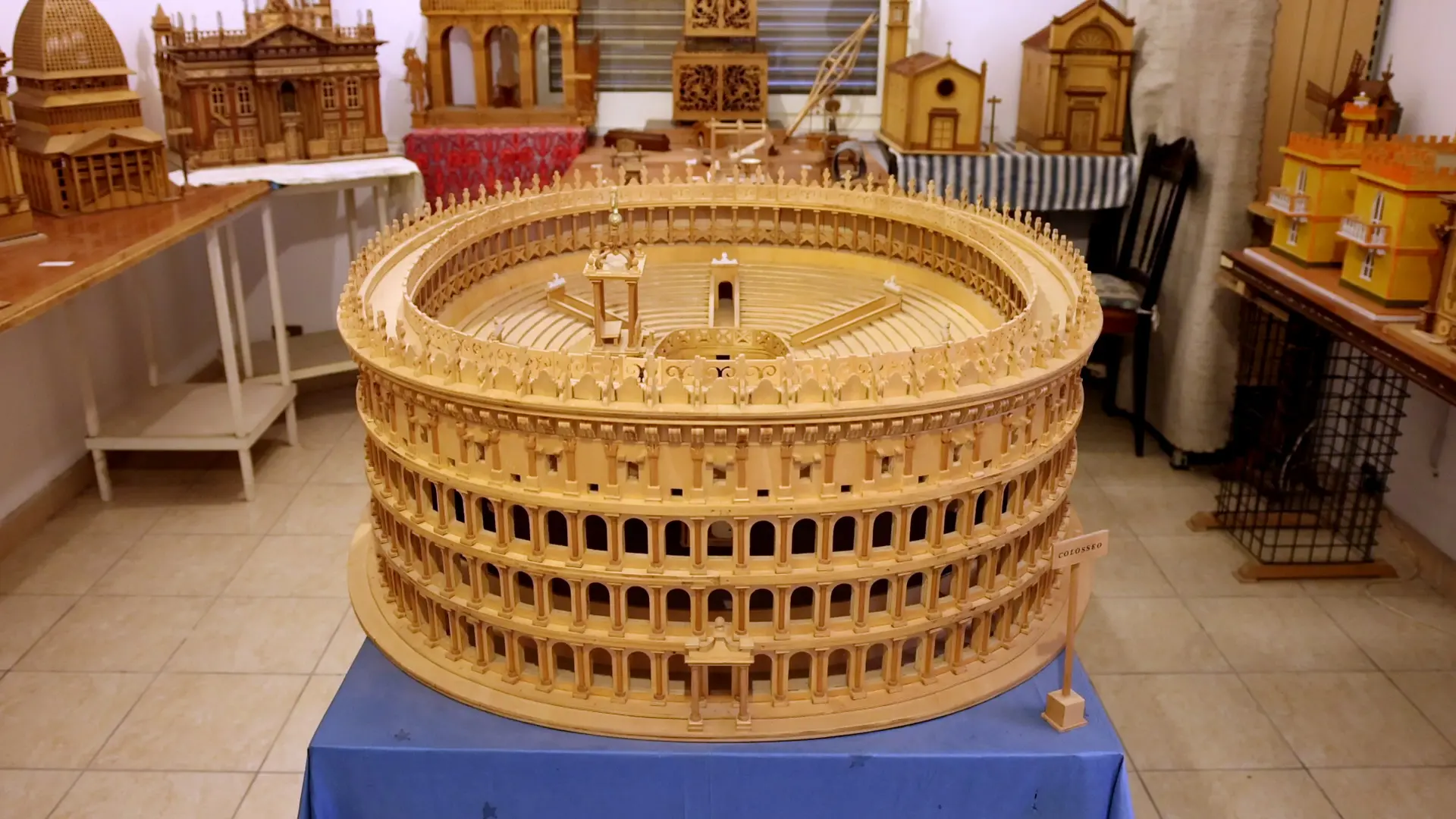 Rocco Crudo e la sua galleria d'arte a LaC Storie