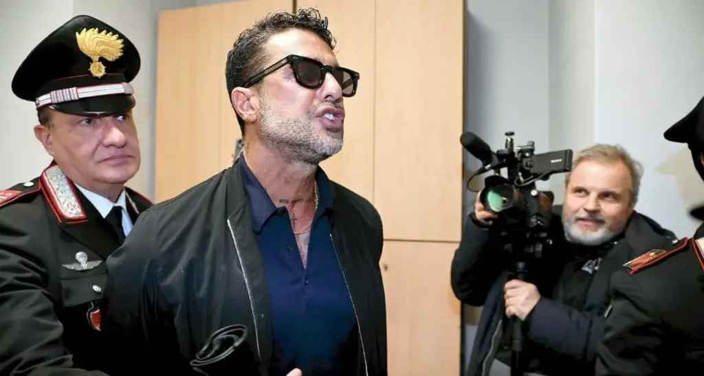 Da conflitto\u00A0social a guerra di potere: perché Mediaset chiama in causa la Dda per fermare Corona\n