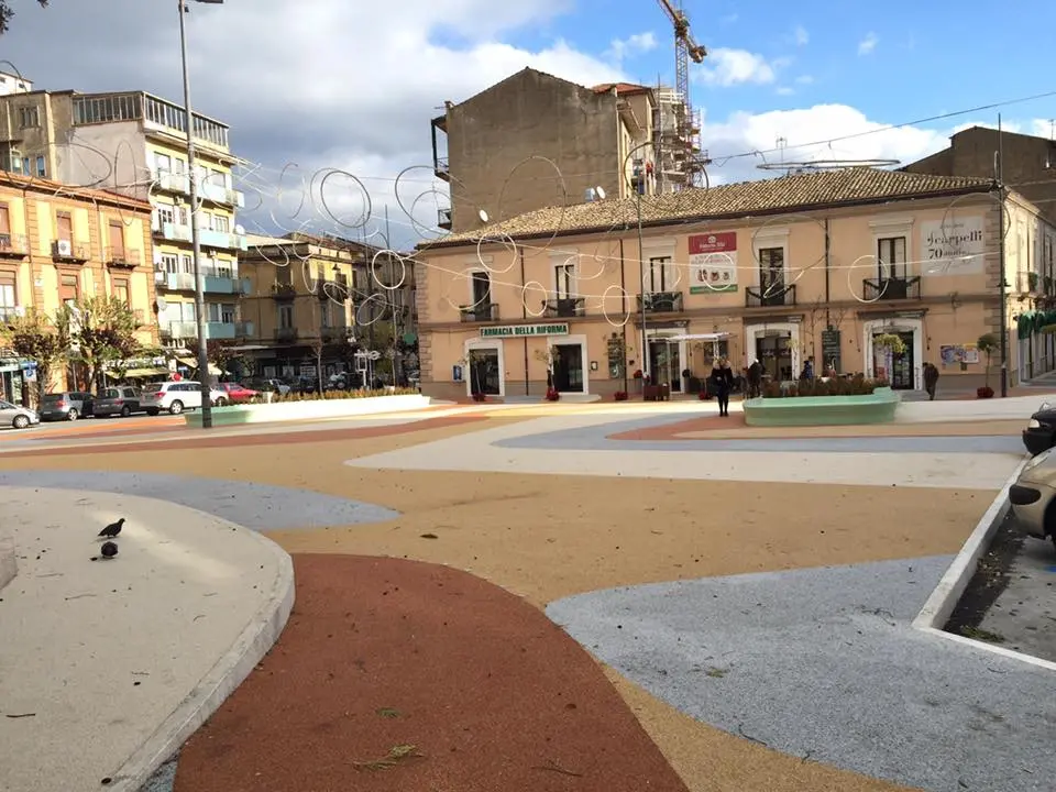 Il Comitato della Riforma scrive al sindaco: “Marciapiedi pericolosi, parcheggi insufficienti e servizi guasti”\n