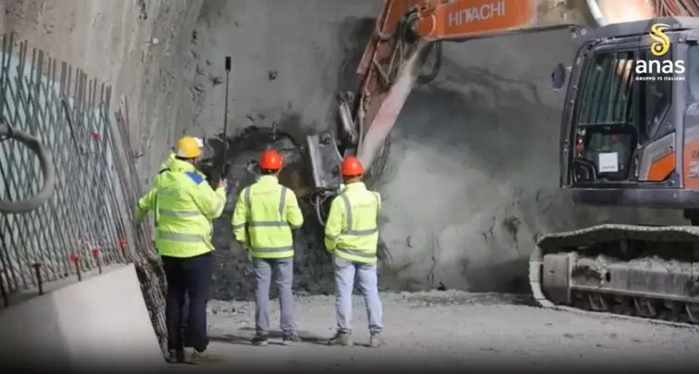 Statale 106 Jonica, passo avanti nel Terzo Megalotto: completato il secondo diaframma della Galleria Trebisacce\n