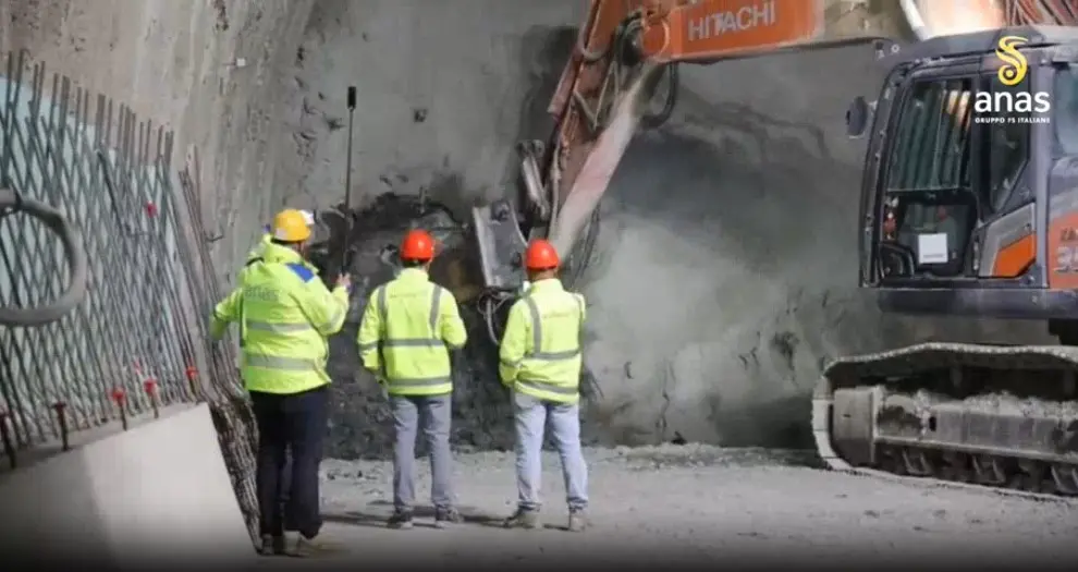 Statale 106 Jonica, passo avanti nel Terzo Megalotto: completato il secondo diaframma della Galleria Trebisacce\n