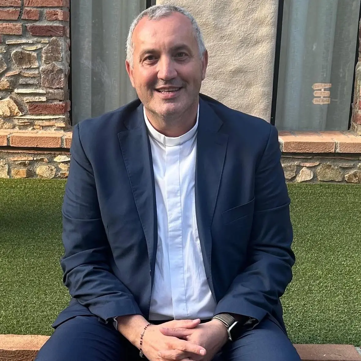 Arbitro picchiato a Crotone, il messaggio del parroco di Casabona: «Anche per chi sbaglia c’è il secondo tempo»\n