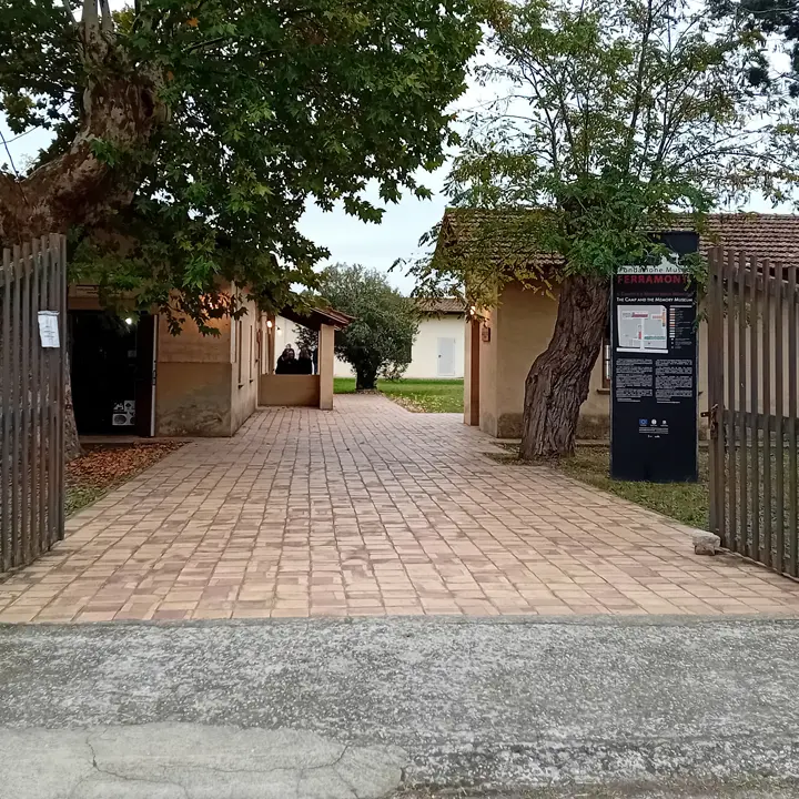 Ferramonti, il campo fascista in Calabria: non fu un lager ma resta un monito contro le leggi razziali e l’orrore del regime\n