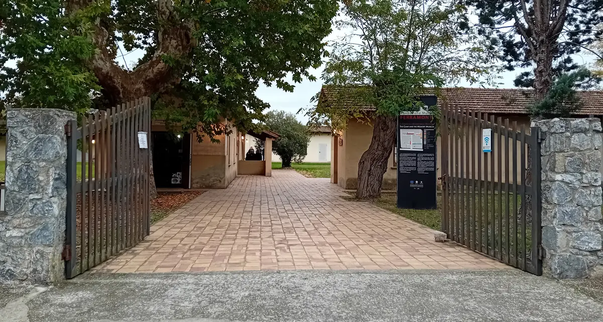 Ferramonti, il campo fascista in Calabria: non fu un lager ma resta un monito contro le leggi razziali e l’orrore del regime\n