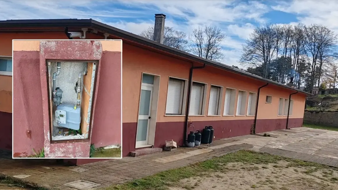 <p>La scuola di Cassari di Nardodipace con alcune bombole del gas all'esterno</p>\\n