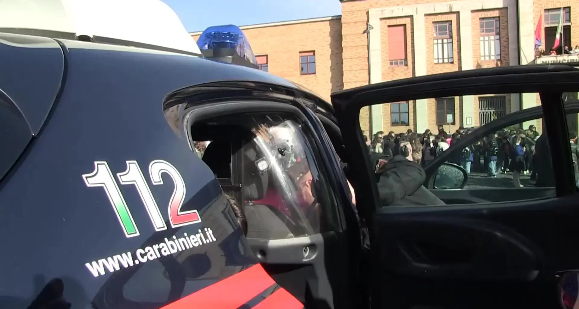 VIBO CARABINIERI INCONTRANO STUDENTI