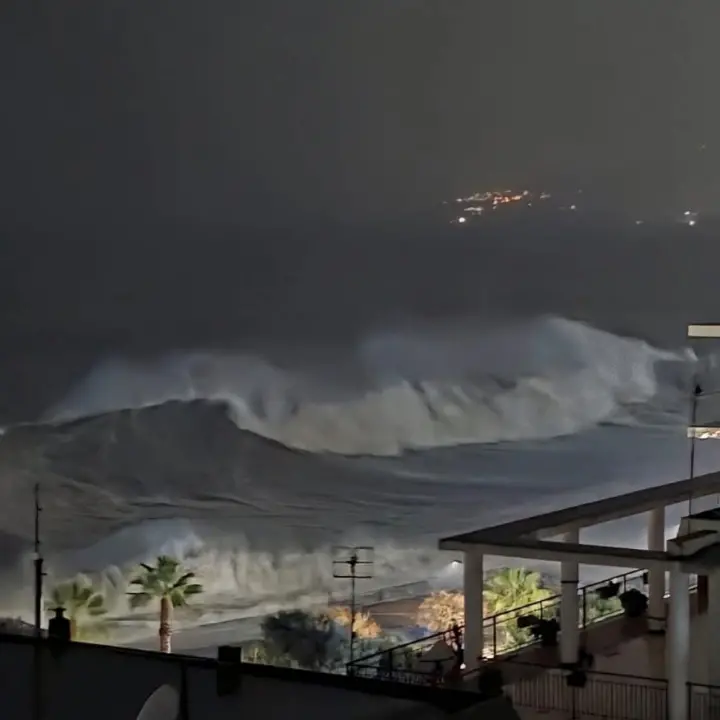 Quando le passerelle diventano insulti: la Calabria chiede fatti, non sorrisi\n