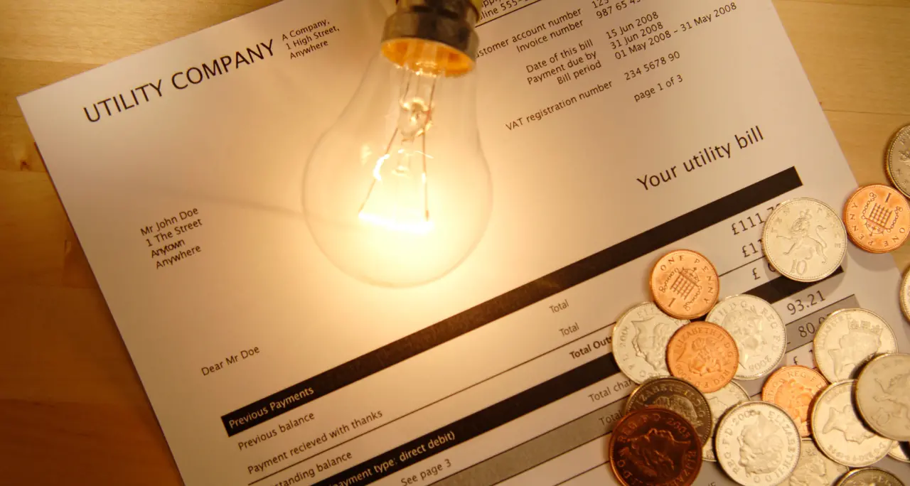 Aumenta la soglia Isee per i bonus luce, gas, acqua e rifiuti: gli sconti applicati direttamente in bolletta\n