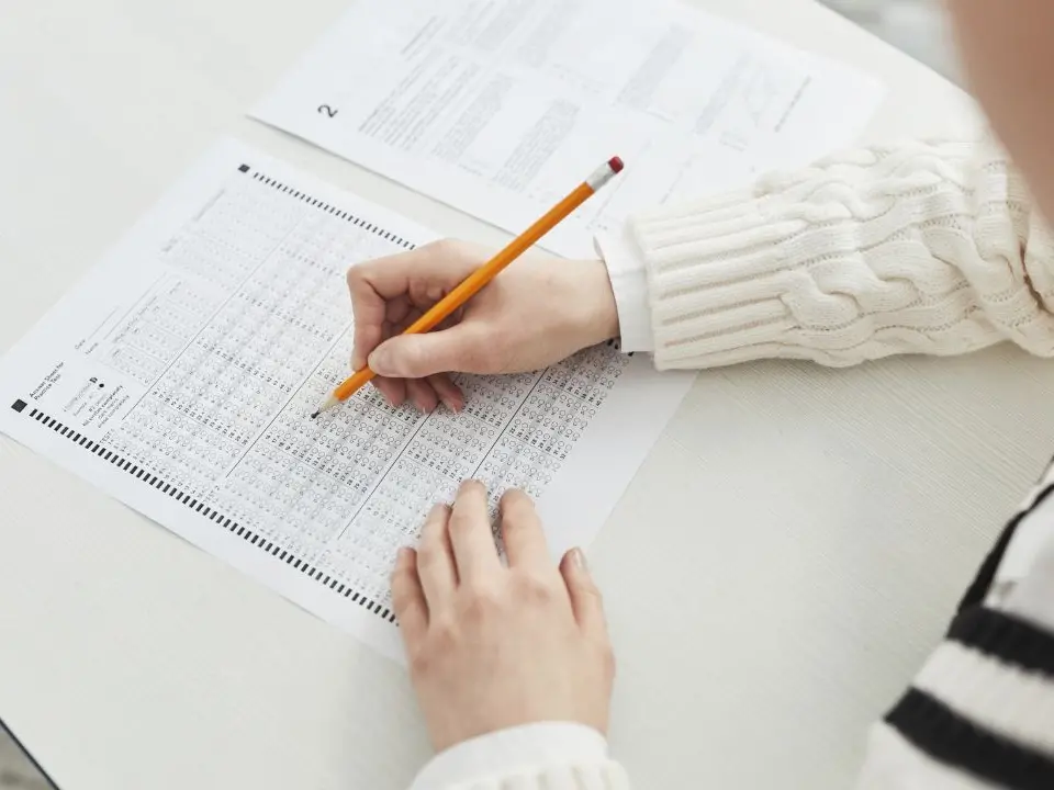 La separazione delle carriere diventa un progetto scolastico (a favore del Sì), l’Anm di Catanzaro denuncia: «Esclusi pm e giudici»