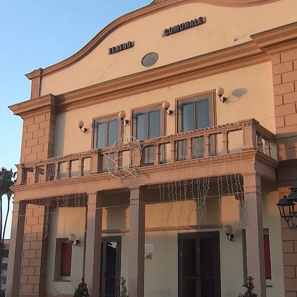 Cassano All’Ionio: il grande teatro riaccende le luci, presentato il cartellone\n