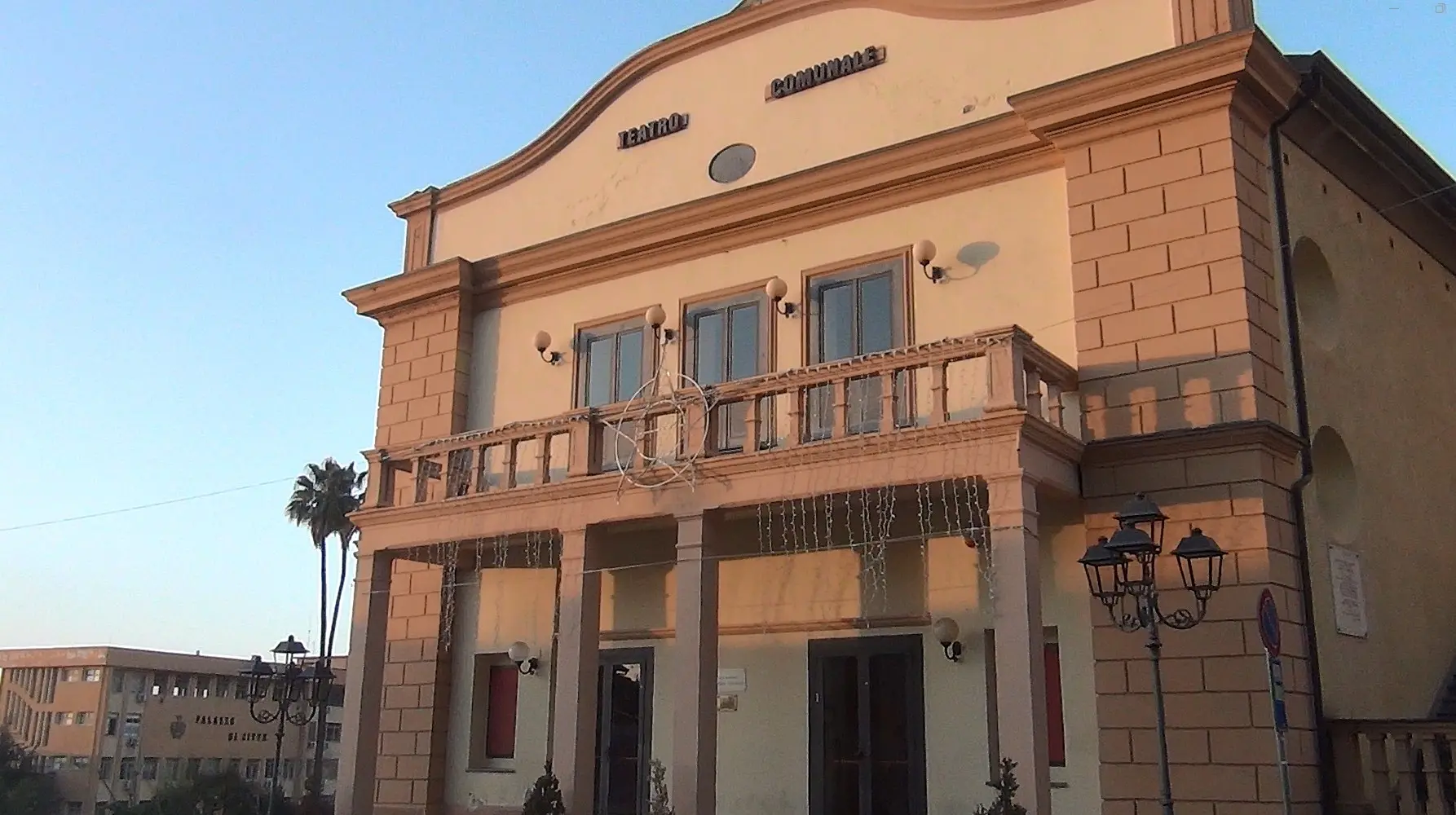 Cassano All’Ionio: il grande teatro riaccende le luci, presentato il cartellone\n